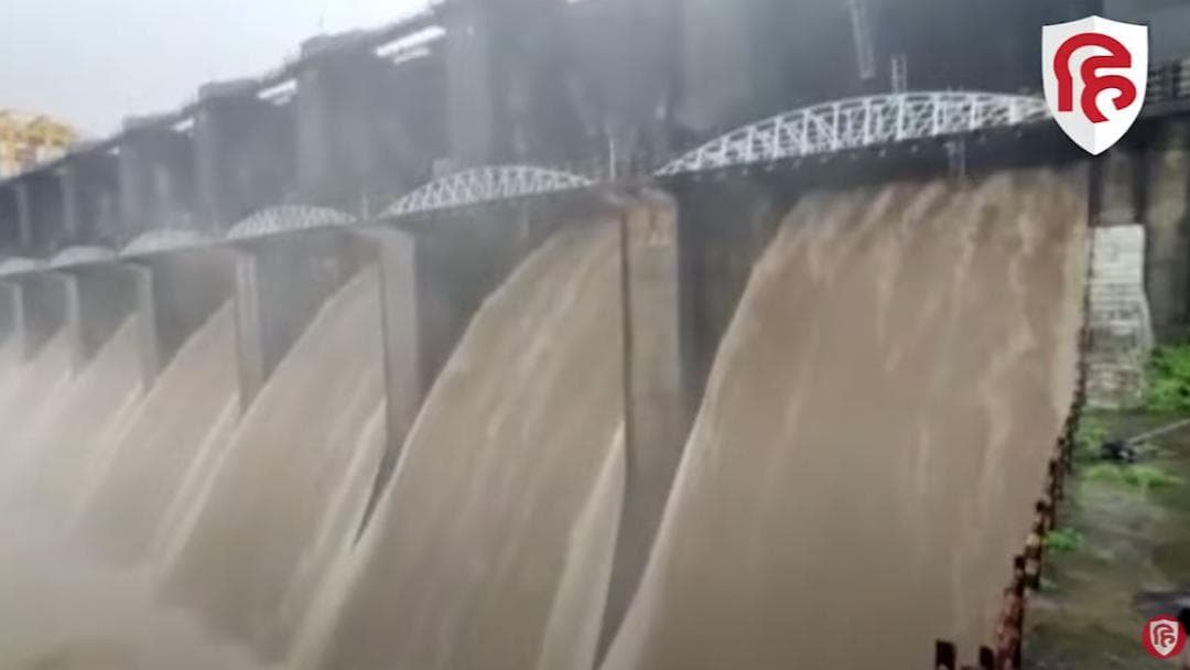 Gujarat Madhuban dam: भारी बारिश के बीच खोले डेम के गेट, पानी छोड़ा, देखें वीडियो