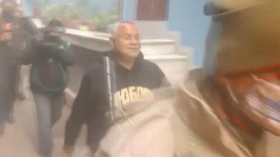 IT Raid UP: इत्र कारोबारी पुष्पराज जैन को आयकर विभाग ने हिरासत में लिया, कानपुर लेकर रवाना हुई टीम