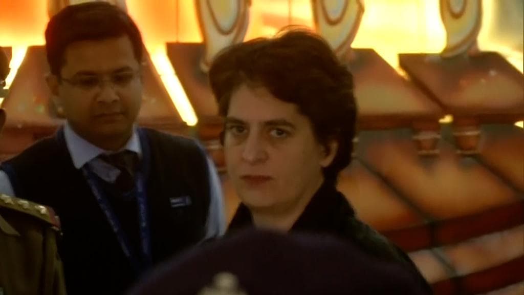 UP Election: महिला वोट बैंक पर कांग्रेस की नज़र, Priyanka Gandhi ने जारी किया अलग से घोषणा पत्र