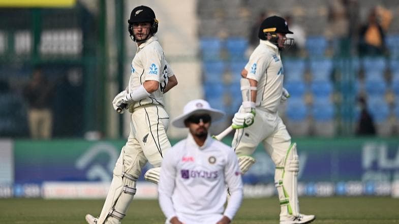 IND vs NZ: कानपुर टेस्ट के दूसरे दिन विकेट को तरसे भारतीय गेंदबाज, मजबूत स्थिति में न्यूजीलैंड