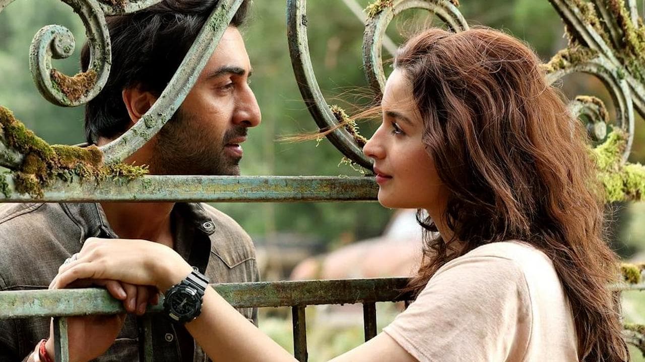 Alia Bhatt और Ranbir Kapoor के नए लुक से नजर नहीं हटा पाएंगे आप, सामने आई Brahmastra के सेट से फोटो