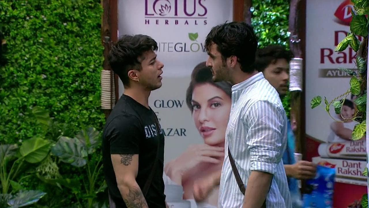 Bigg Boss 15: Umar Riaz और Pratik Sehajpal के बीच धक्का-मुक्की, क्या होगा मेकर्स का रिएक्शन ?
