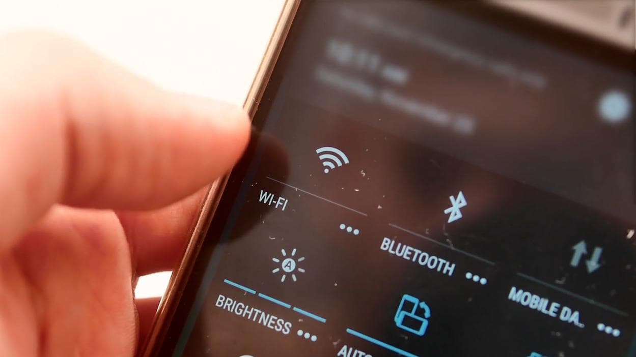 Govt shouldn't block internet on 'flimsy grounds', says Parliament Panel led by Tharoor