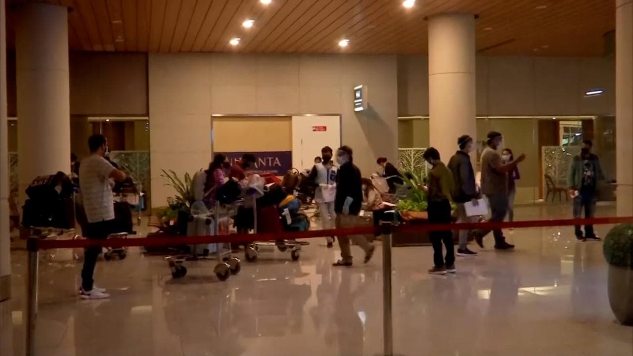 Omicron variant: मुंबई प्रशासन सख्त! दक्षिण अफ्रीका से लौटने वालों को किया जाएगा क्वारंटीन