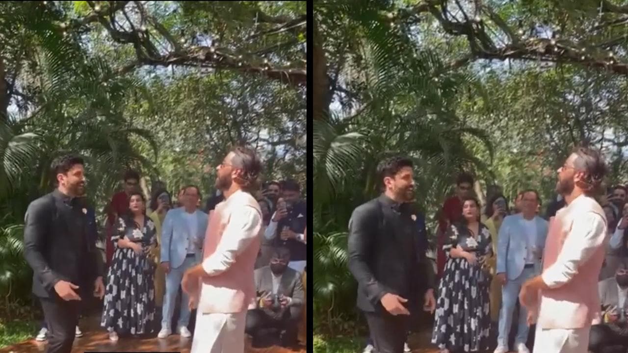 Farhan Akhtar की शादी में Hrithik Roshan ने किया बेहतरीन डांस, दोनों ने 'Senorita' गाने पर किया जमकर डांस