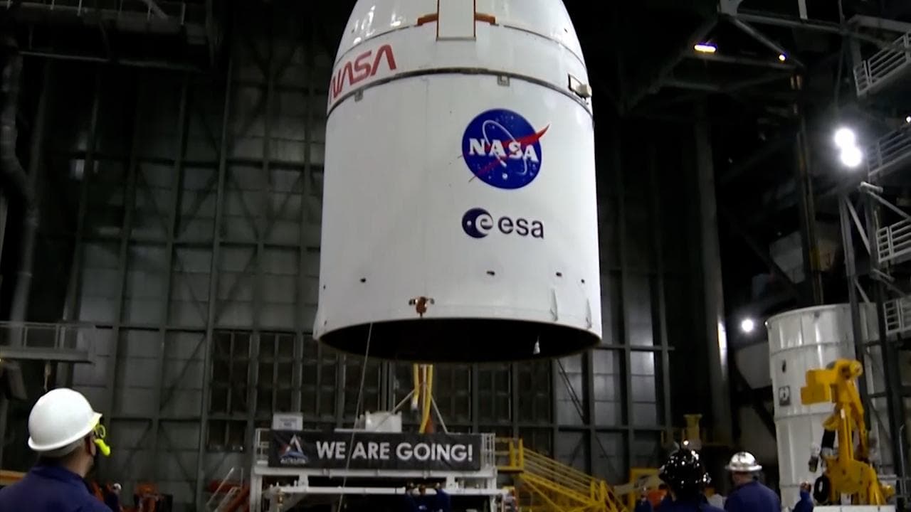 NASA pushes human moon landing to 2025, Jeff Bezos is to blame