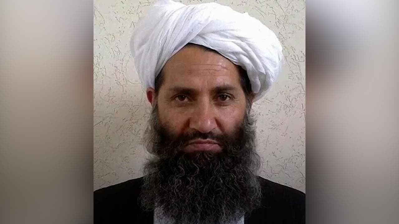 Taliban: मौत की अफवाहों के बीच पहली बार सामने आए तालिबान के टॉप नेता अखुंदजादा, लड़ाकों को किया संबोधित!