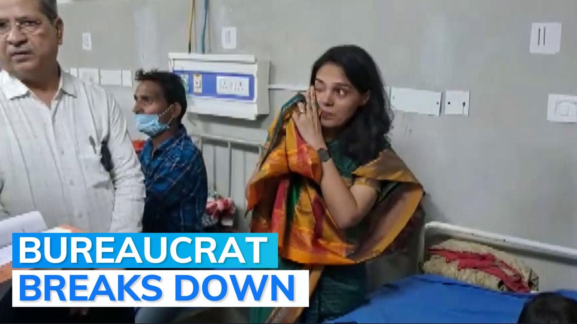 Video: Lucknow Divisional Commissioner in tears as she meets mother of accident victim