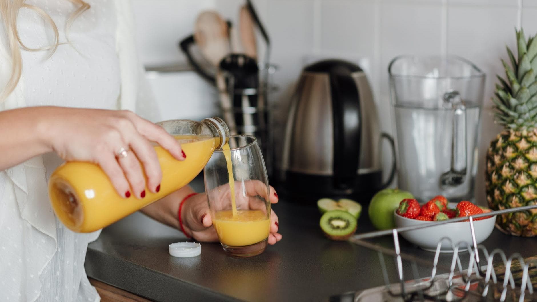 Check out the risks and advantages associated with a Liquid Diet