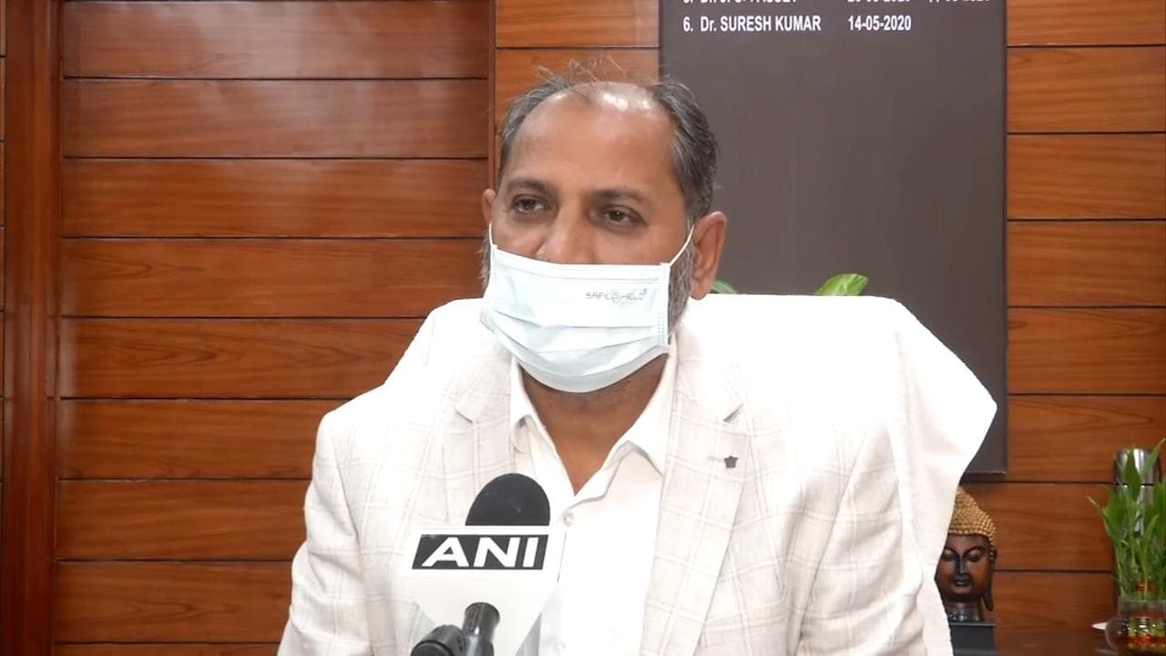 Delhi Omicron Variant : दिल्ली में मिले ओमिक्रॉन के मरीज की कैसी है हालत? LNJP अस्पताल ने दी जानकारी