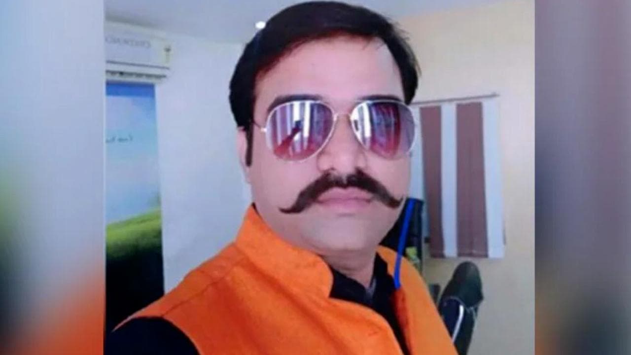 बिज़नेसमैन मनीष गुप्ता मर्डर केस में कार्रवाई, 1-1 लाख के 2 इनामी पुलिस वाले गिरफ्तार