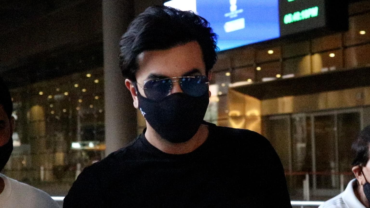 Ranbir Kapoor Birthday: ৩৯ টা বসন্ত পাড় করে রণবীর কি এবার থিতু হতে চান?