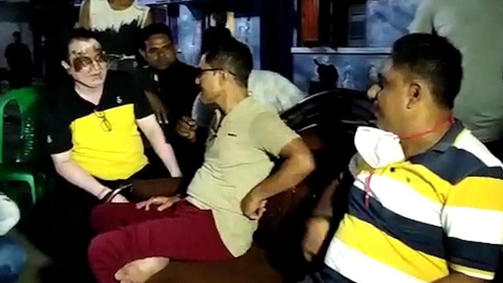 Medical college attack: গোষ্ঠী সংঘর্ষে রণক্ষেত্র মেডিক্যাল কলেজ চত্ত্বর, ইঁটবৃষ্টিতে আহত বেশ কয়েকজন