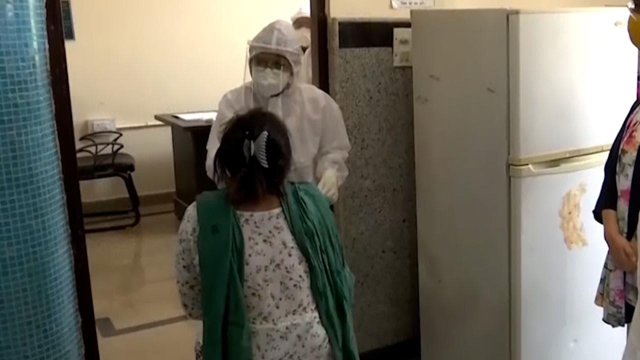 India Covid Update : দেশে একলাফে দৈনিক করোনা আক্রান্তের সংখ্যা বেড়ে ২২ হাজার, ওমিক্রনে আক্রান্ত ১,৪৩১