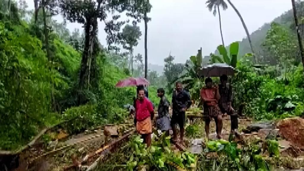 Kerala rain fury kills 6: কেরালায় অতিবৃষ্টিতে মৃত ৬, ক্রমেই জটিল হচ্ছে কেরালার বন্যা পরিস্থিতি