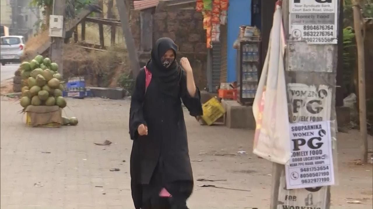 Hijab row: Govt's new order, students' new demand | Karnataka High Court hearing