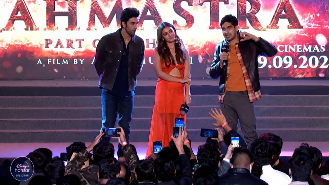 'Brahmastra' teaser launch: Cute couple Ranbir Kapoor and Alia Bhatt get loud cheers from fans
