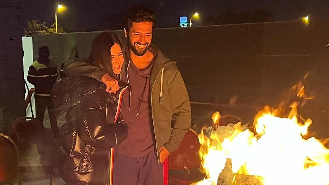 Katrina Kaif और Vicky Kaushal की शादी के बाद पहली लोहड़ी, प्यार में डूबें दिखें कपल