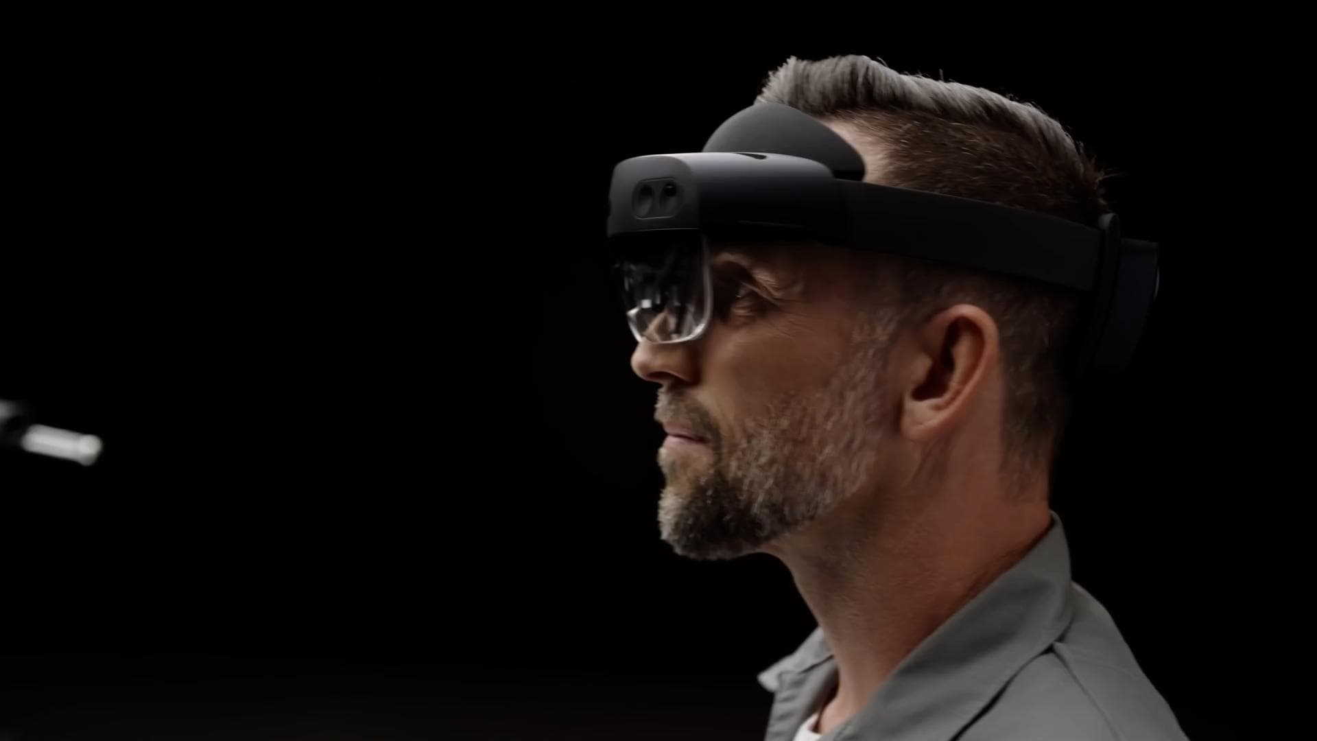 Microsoft HoloLens 2 mixed reality headset launched in India: check price, features