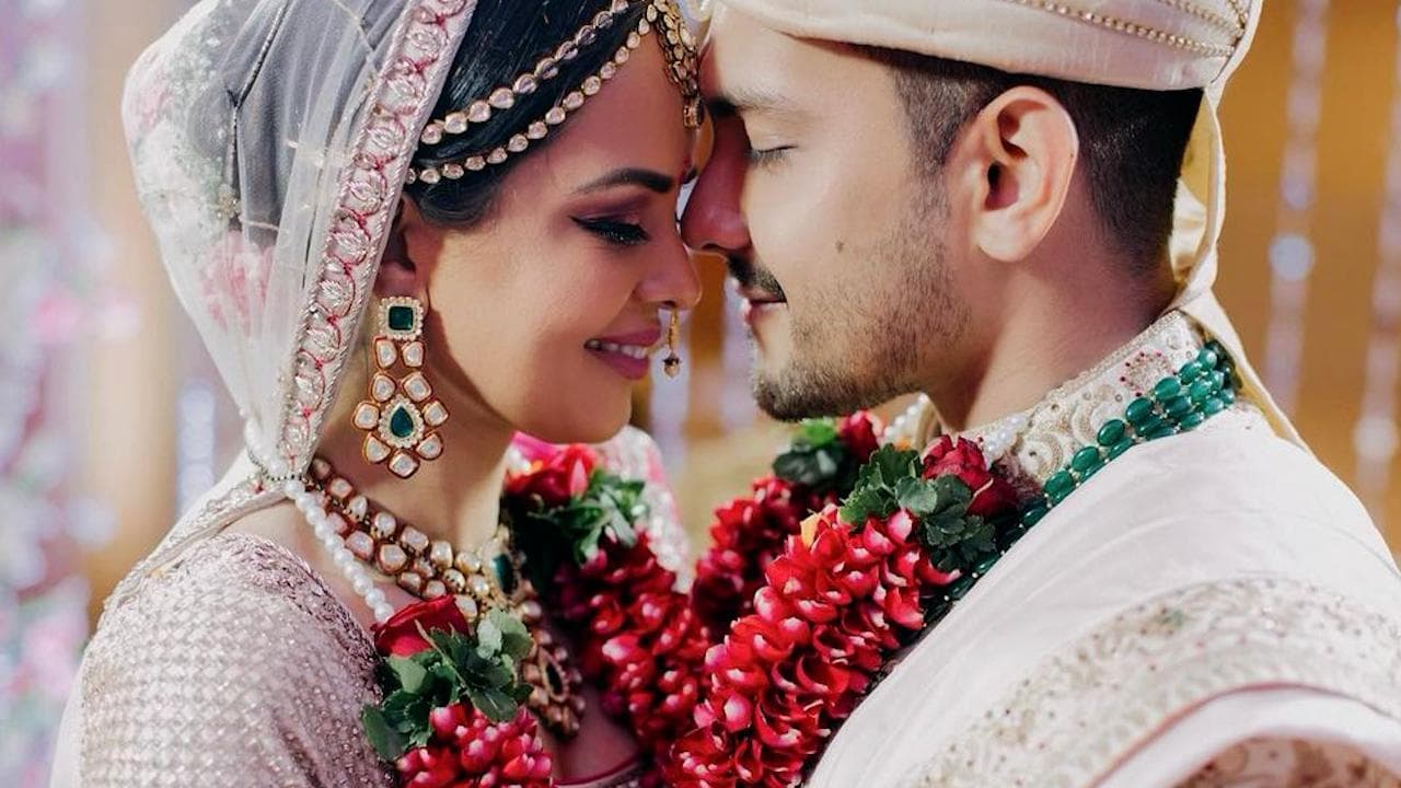 Aditya Narayan and Shweta Aggarwal blessed with a baby girl 