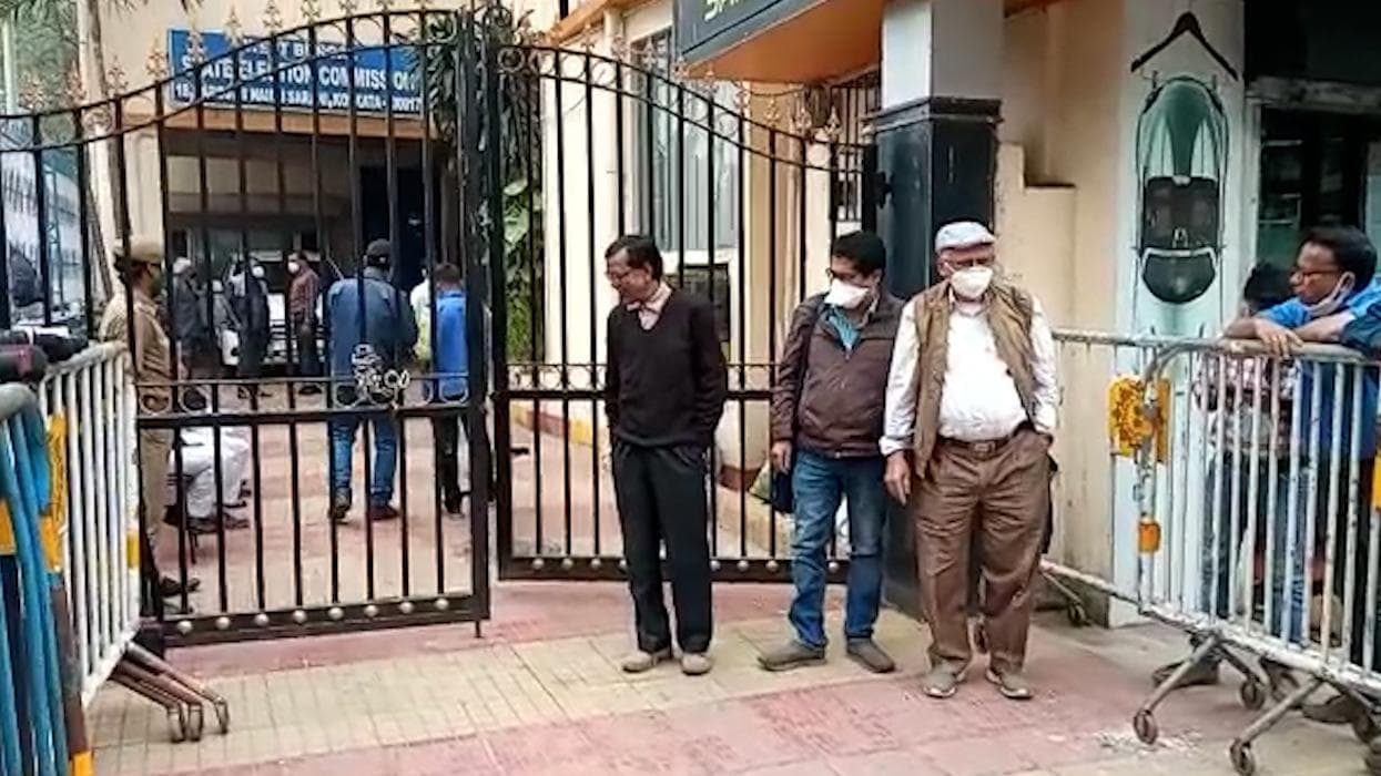 Opposition Walk Out: নির্বাচন কমিশনের সর্বদলীয় বৈঠকে ওয়াকআউট বিরোধীদের, নিশানায় শাসক দল