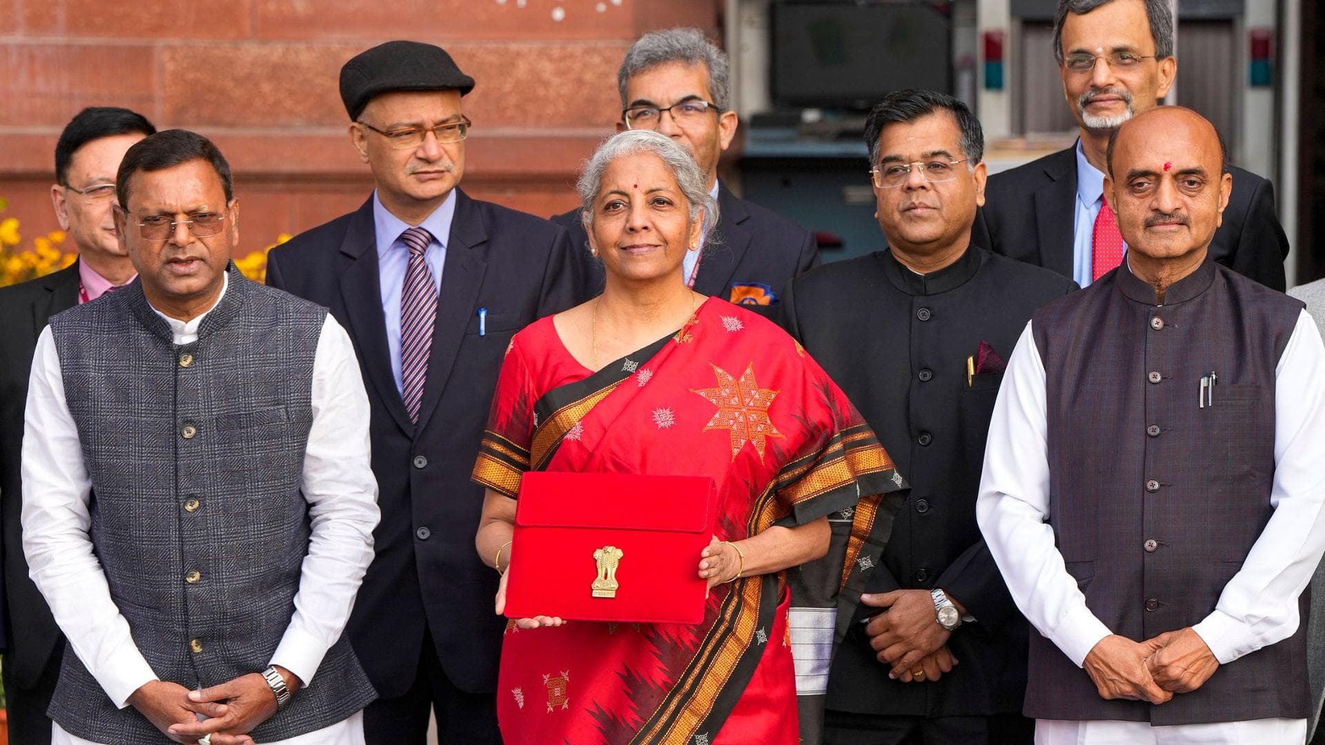 Budget 2023: Opposition MPs shout after ₹10 lakh crore capital investment announcement by FM Nirmala