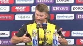 T20 World Cup: वॉर्नर ने की रोनाल्डो जैसी हरकत... कह दी ये बात