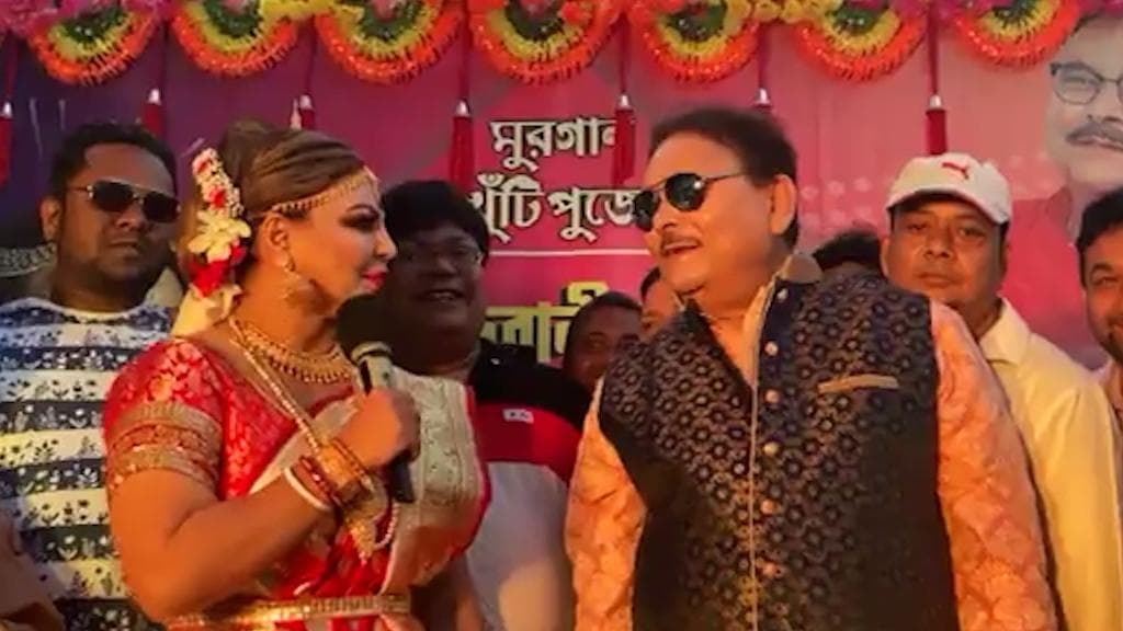 Madan Mitra-Rakhi Sawant : বাঙালি কনের সাজে রাখি সওয়ান্ত, পাশে দাঁড়িয়ে কী বললেন কালারফুল মদন ?