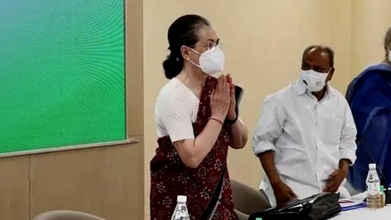 CWC Meet में सोनिया ने खुद को बताया पूर्णकालिक अध्यक्ष, बोलीं- मुझसे ना करें मीडिया के जरिए बात