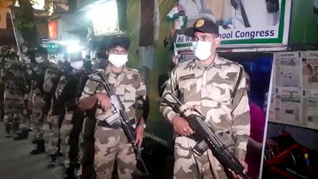 KMC Election: পুরভোটের আগে শহরে রুট মার্চ শুরু কলকাতা পুলিশের