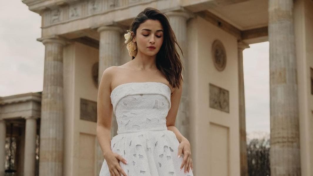 Alia Bhatt is a vision in white at the screening of ‘Gangubai Kathiawadi’ at Berlin Film Festival