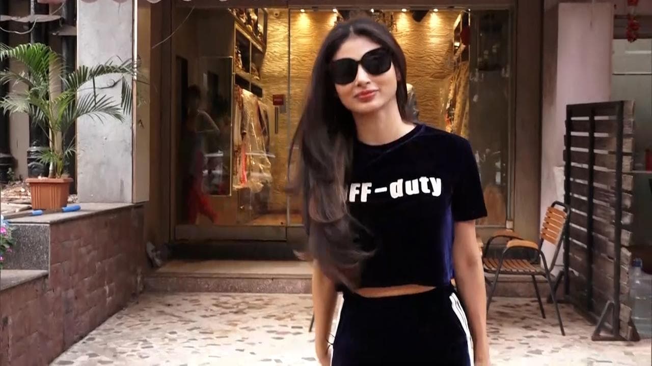 Mouni Roy ने शादी की खबर पर लगाई मुहर, शादी की बधाई पर पैपाराजी को कहा शुक्रिया