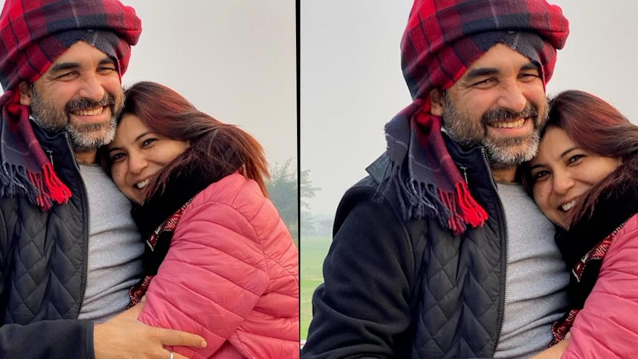 Pankaj Tripathi ने 17वीं वेडिंग ऐनिवर्सरी पर शेयर कीं तस्वीरें, सेलिब्रिटीज ने दी बधाई