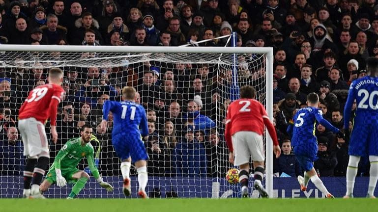 Jorginho’s penalty gives Chelsea 1-1 draw against Manchester United