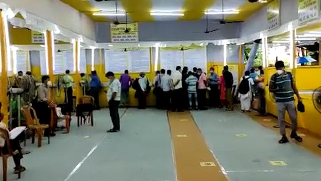 Bhawanipur By-Poll: ভারী বৃষ্টিতে ভবানীপুরে ভোটারদের জন্য বিশেষ ব্যবস্থা নির্বাচন কমিশনের