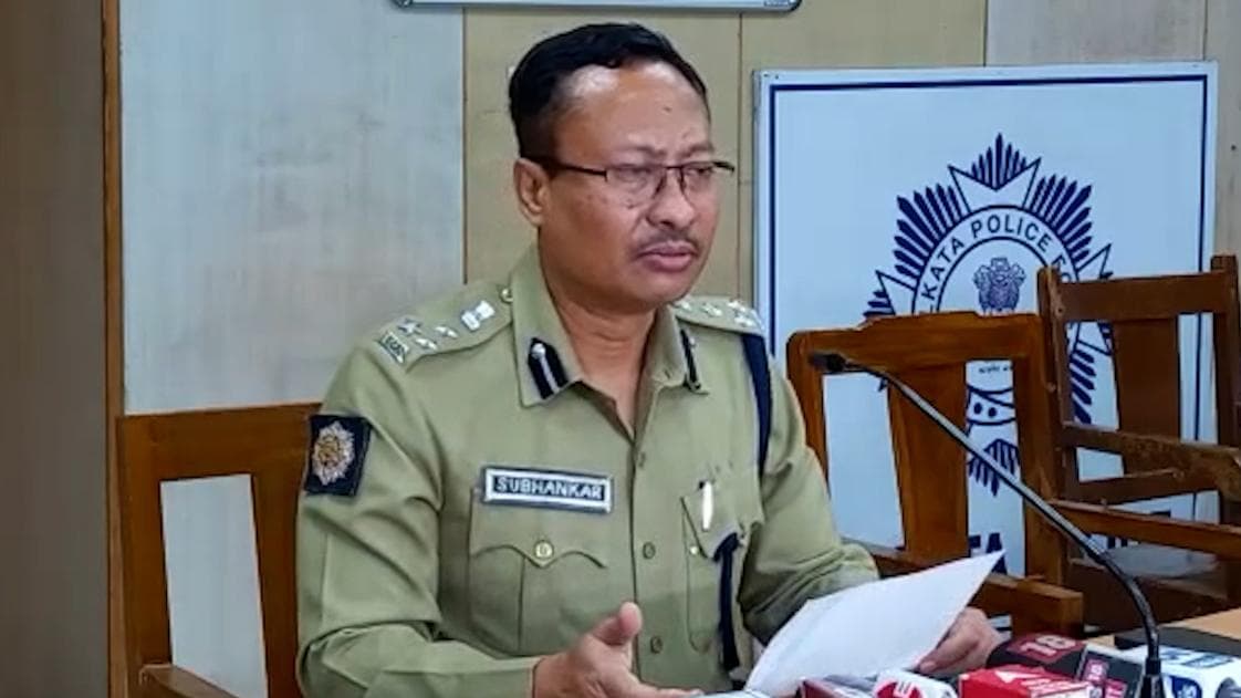 Kolkata Police: বর্ষবরণের রাতে পার্ক স্ট্রিটে ৩০০০ পুলিশ, মাস্ক ছাড়া ঢুকলেই ব্যবস্থা, জানাল লালবাজার
