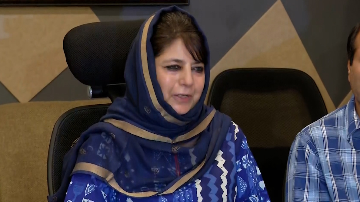 ACB के नोटिस पर भड़कीं महबूबा, कहा- नेताओं को डराने की कोशिश हो रही है