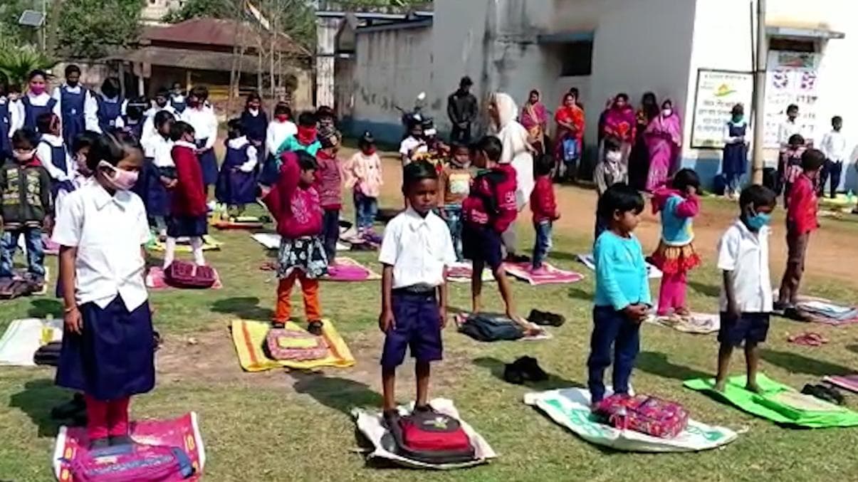 Bankura: আজ থেকে বাঁকুড়ায় শুরু হল 'পাড়ায় শিক্ষালয়', কচিকাঁচাদের কলতানে খুশি শিক্ষক থেকে অভিভাবক সকলেই