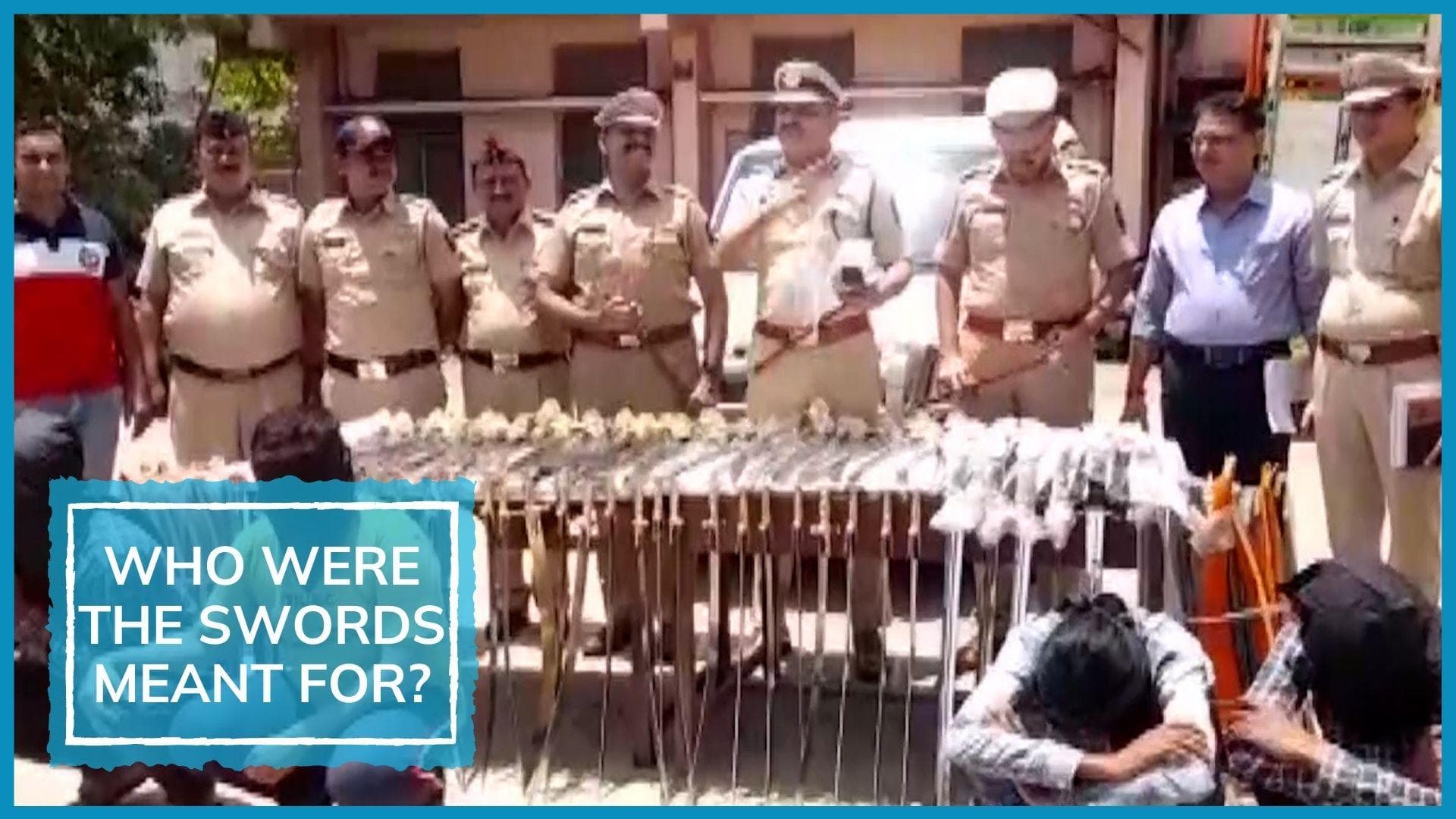 Maharashtra: police seized 89 swords from a vehicle on Mumbai-Agra highway; 4 held 
