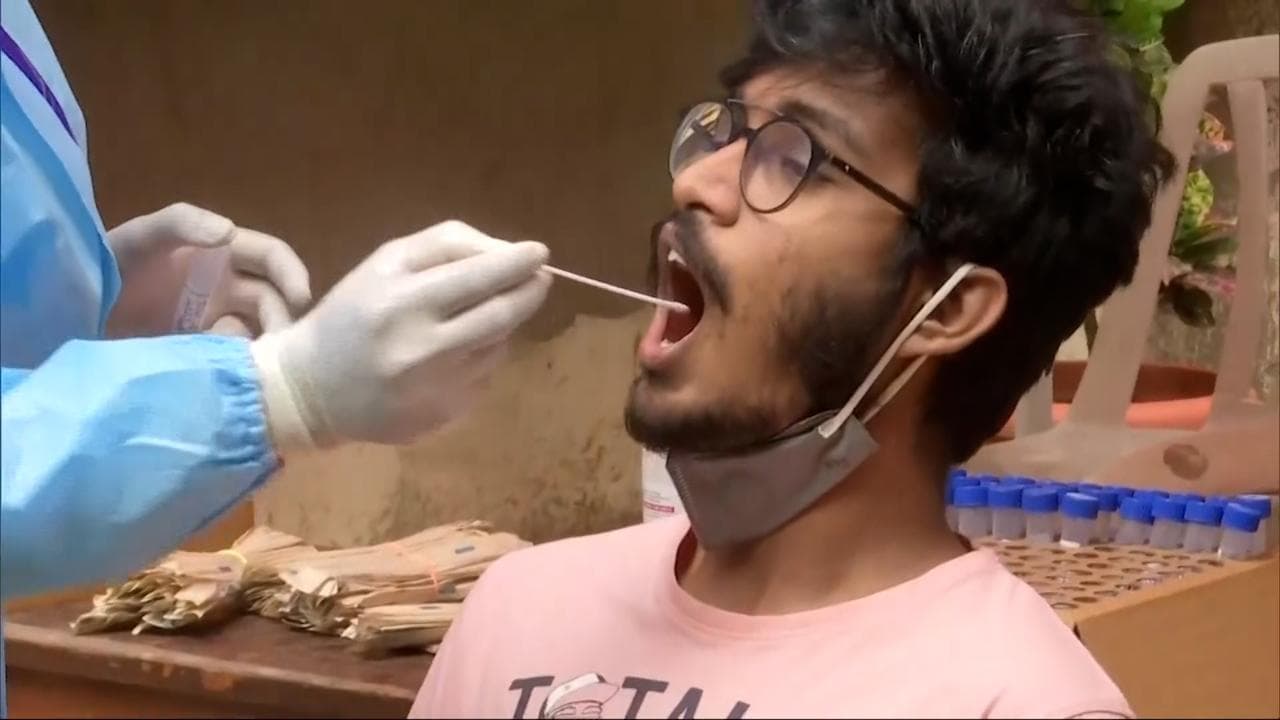 West Bengal Covid Update: ওমিক্রন আবহেই রাজ্যে কমল দৈনিক করোনা সংক্রমণ, রাজ্যে একদিনে আক্রান্ত ৫৫৬