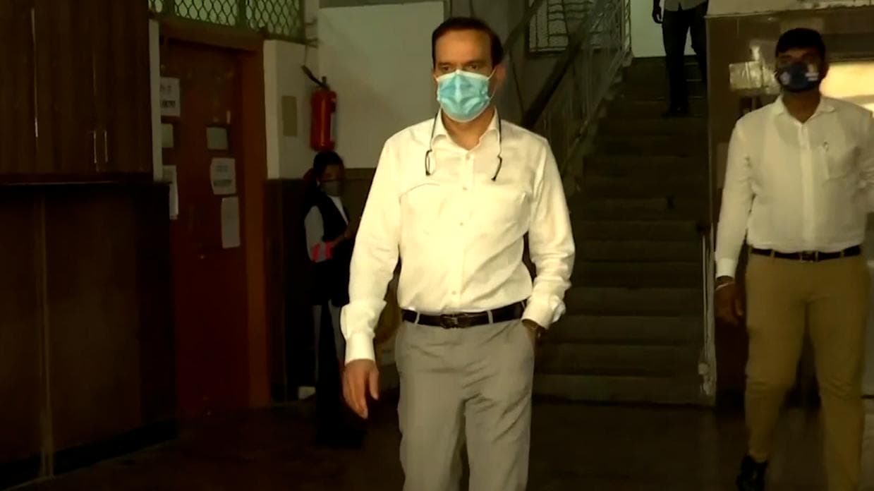 Parambir Suspended: परमबीर सिंह हुए सस्पेंड, अस्पताल से लौटते ही सीएम उद्धव ठाकरे ने गिराई गाज