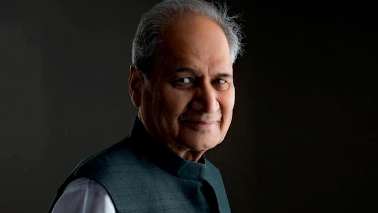 'Rahul Bajaj was moral compass of Indian industry': Sonia Gandhi's message to his son Rajiv Bajaj