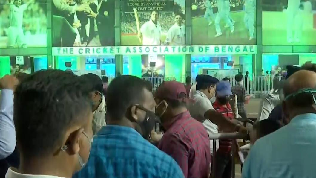 Kolkata Eden Gardens: ক্রিকেটের নন্দন কাননে রঙের বাহার, আবেগে ভাসল কলকাতা