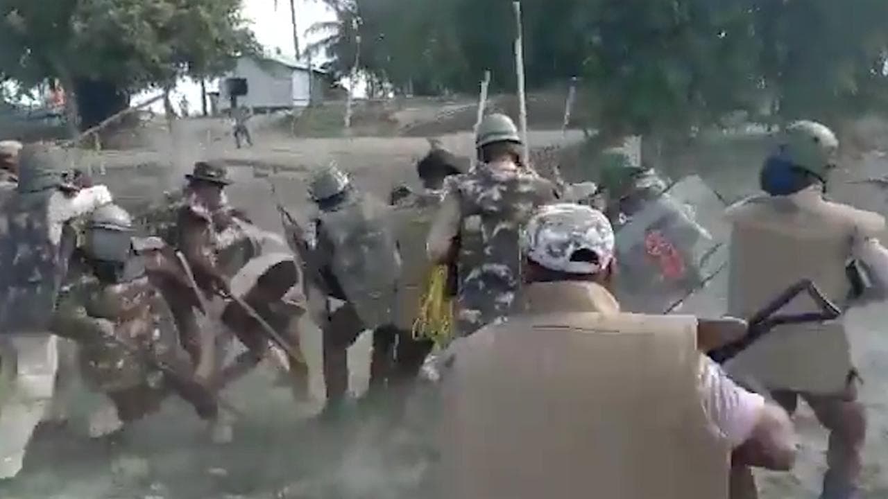 Assam में अतिक्रमण का विरोध कर रहे निहत्थे लोगों पर बर्बरता, पुलिस की गोली से दो आम नागरिकों की मौत