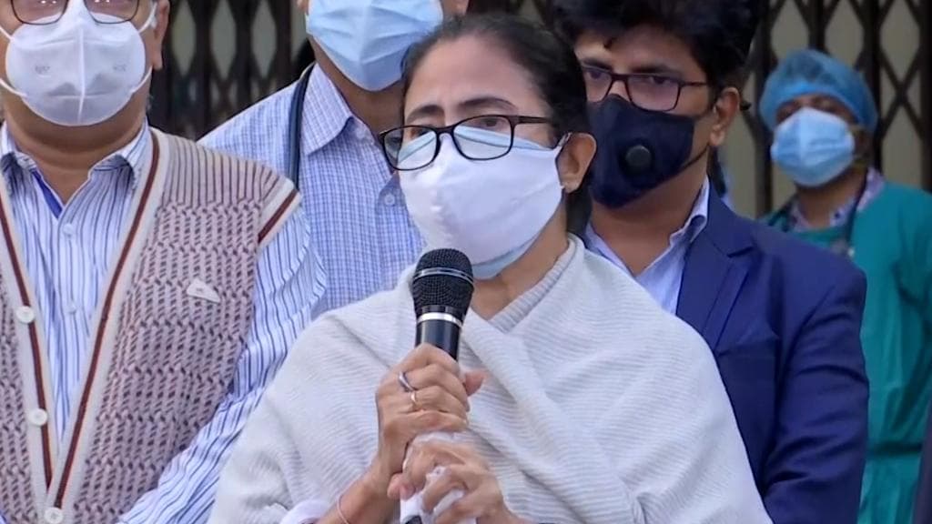 Sandhya Mukherjee: করোনা আক্রান্ত সন্ধ্যা মুখোপাধ্যায়, এসএসকেএম থেকে নিয়ে যাওয়া হল অ্যাপোলোতে