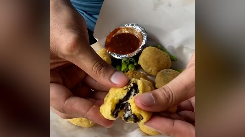 Ahmedabad street food vendor makes 'Oreo pakodas' and netizens are not pleased 