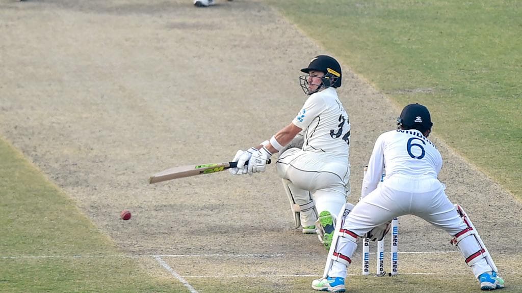 India v Nz: শ্রেয়স আইয়ারেরর শতরান ছাপিয়ে জমাট শুরু নিউজিল্যান্ডের