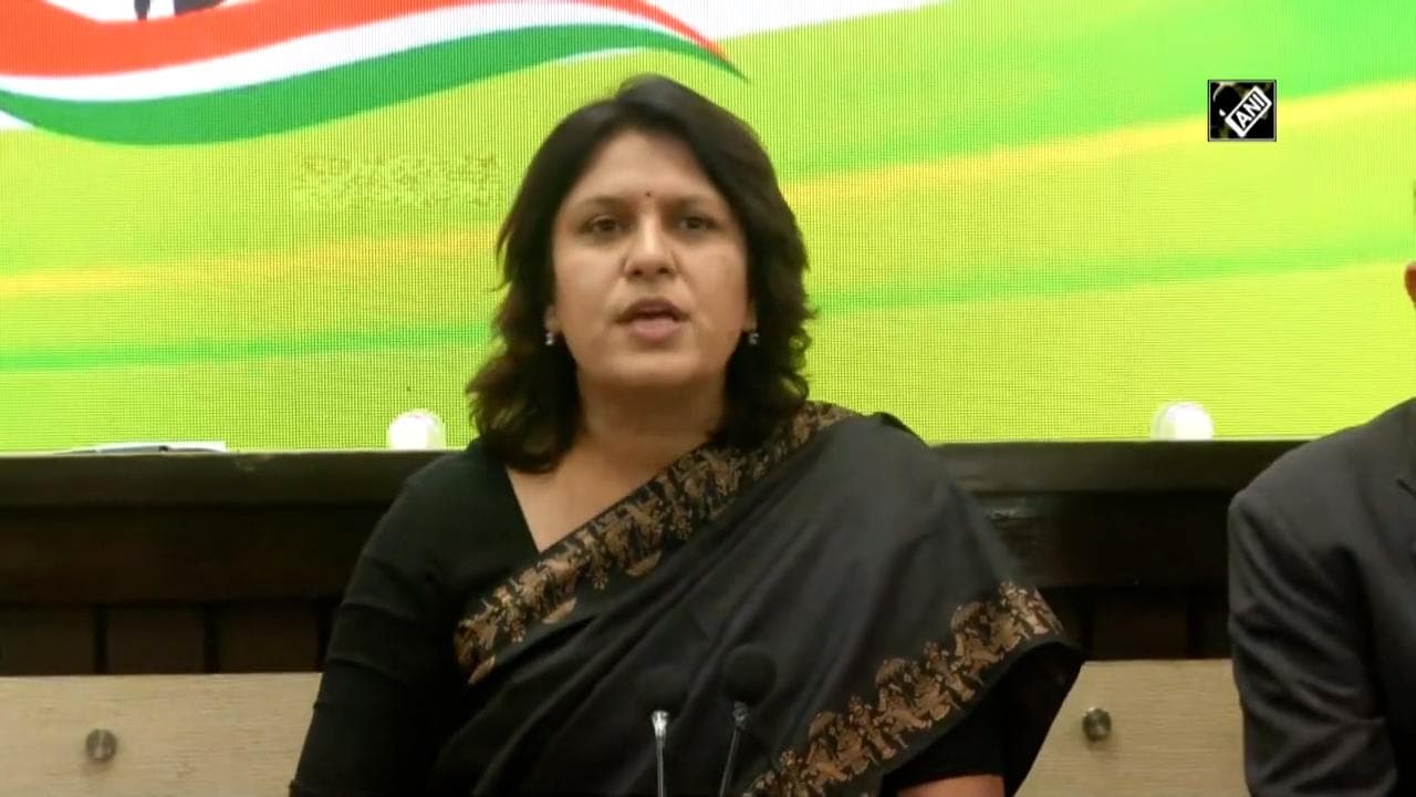 PM CARES Fund: HC में केंद्र की टिप्पणी के बाद कांग्रेस हमलावर, पूछा- कहां गया 40-50 हजार करोड़ रुपया