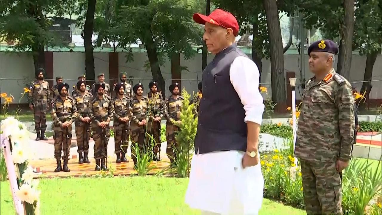 Agnipath protests | Rajnath Singh meets Army soldiers amid protest against new recruitment plan