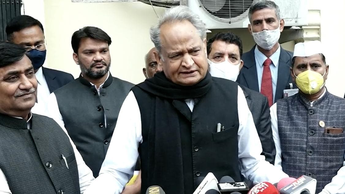 Rajasthan Congress: राजस्थान में सभी मंत्रियों ने दिया इस्तीफा, आज 4 बजे हो सकता है शपथ ग्रहण 